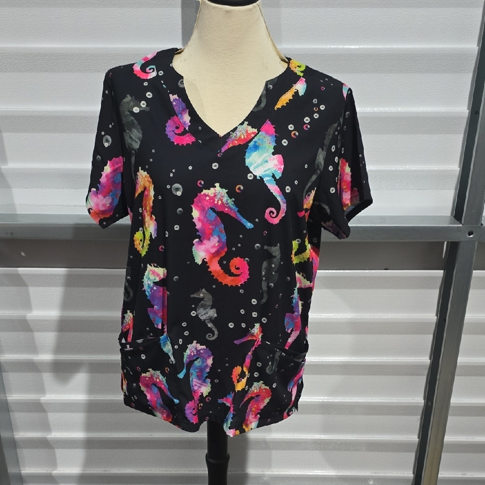 Butter Soft Vibrant‎ Seahorse Print Women's Short Sleeve Scrub Top Size Large